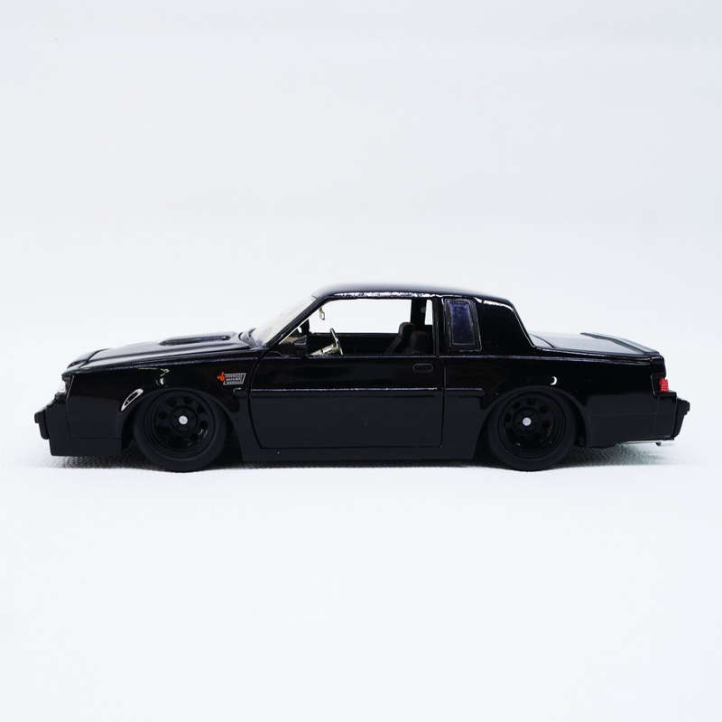 Original Die Cast Metal 1987 Buick Grand National Scale 1:24!!!