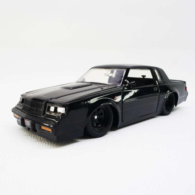 Original Die Cast Metal 1987 Buick Grand National Scale 1:24!!!