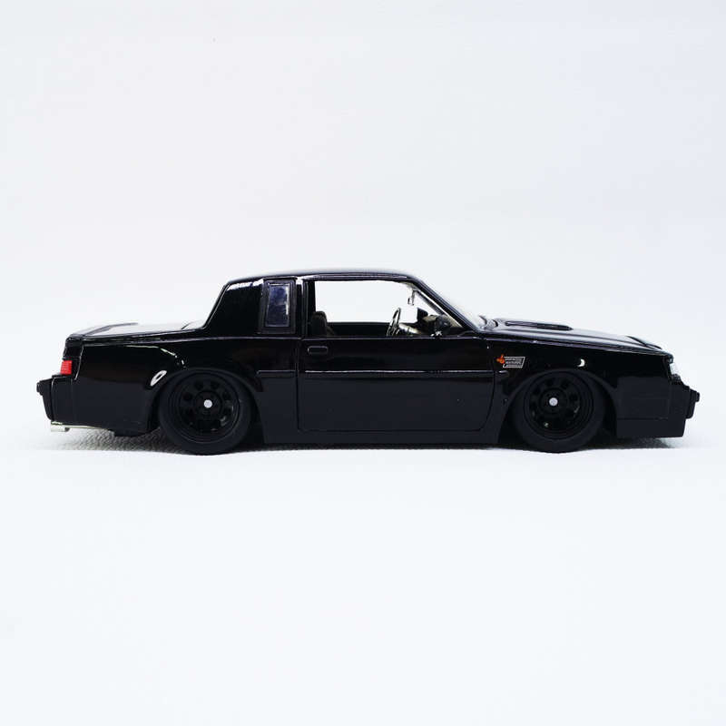 Original Die Cast Metal 1987 Buick Grand National Scale 1:24!!!