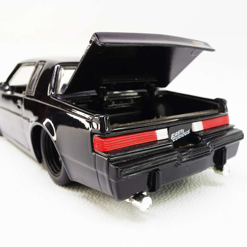 Original Die Cast Metal 1987 Buick Grand National Scale 1:24!!!