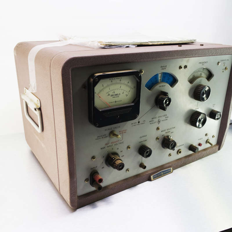 LARGE Original Vintage Hewlett Packard Wave Analyzer !!!