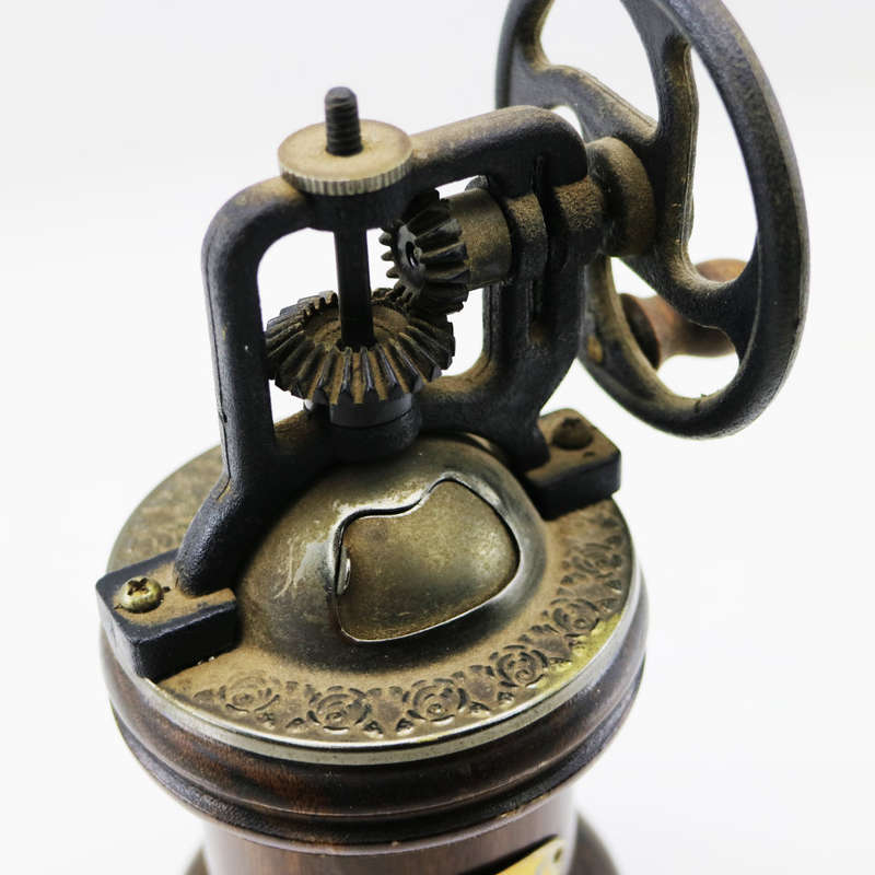 Original Mechanical Vintage Look Pepper Grinder!!! Working!!!