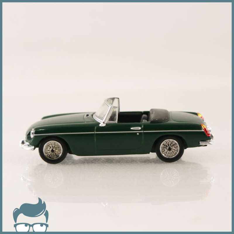 Detailed Die Cast Metal MGB Type-GT !!! 1:43