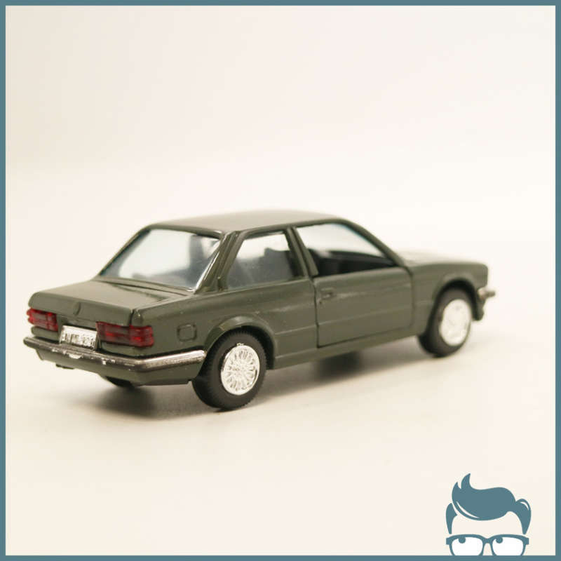 Boxed Detailed Die Cast Metal BMW 323i Scale 1:43
