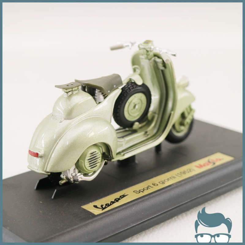 Highly Detailed 1952 Vespa Sport 6 Giorni Scale 1:18