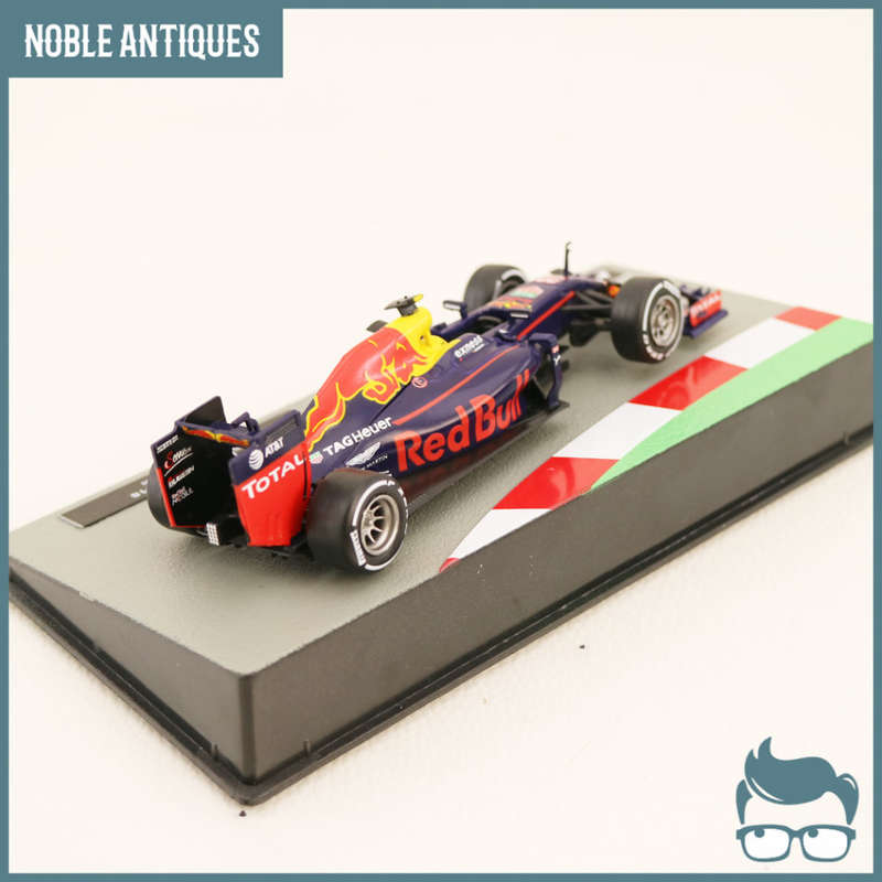 Detailed Acrylic Boxed Die Cast Metal F1 2016 Red Bull RB12!!!