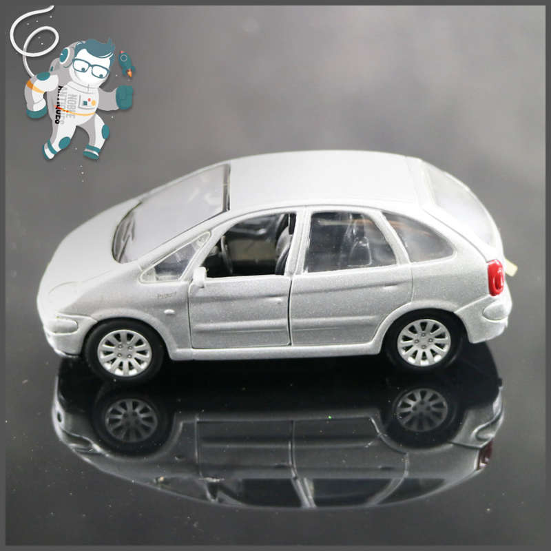 Highly Detailed Die Cast Metal Citroen Xsara Picasso!!!