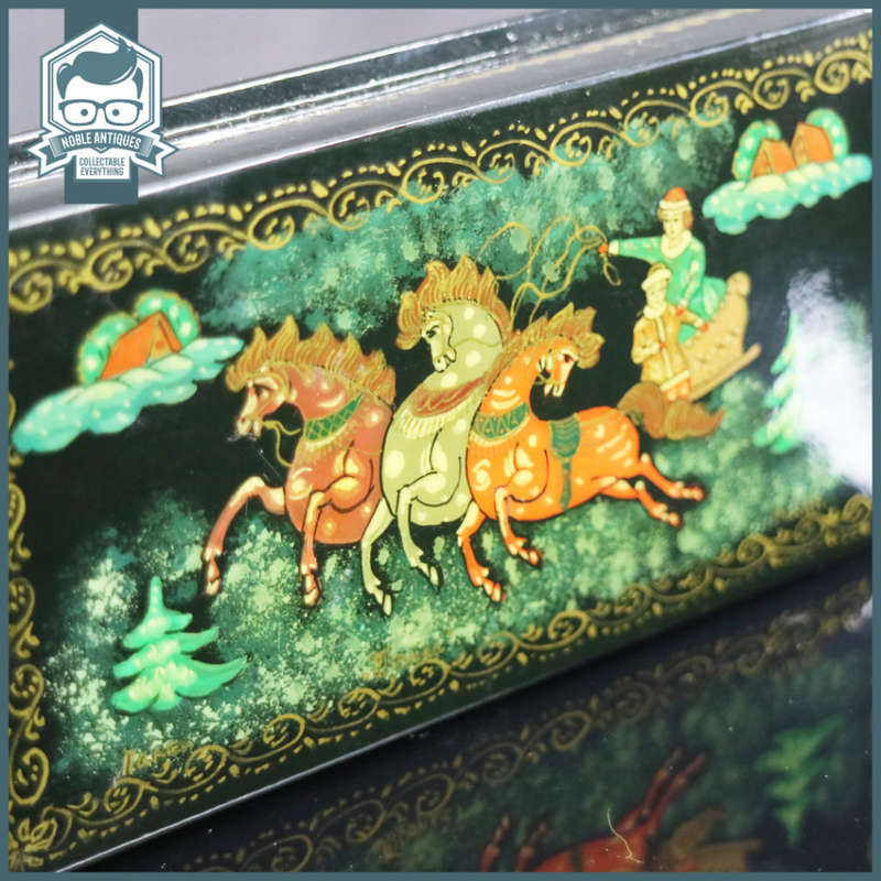 Original Vintage Lacquered Hand Painted Oriental Trinket Box!!!
