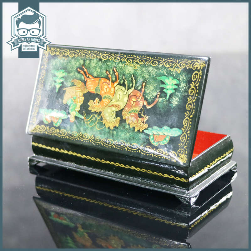 Original Vintage Lacquered Hand Painted Oriental Trinket Box!!!