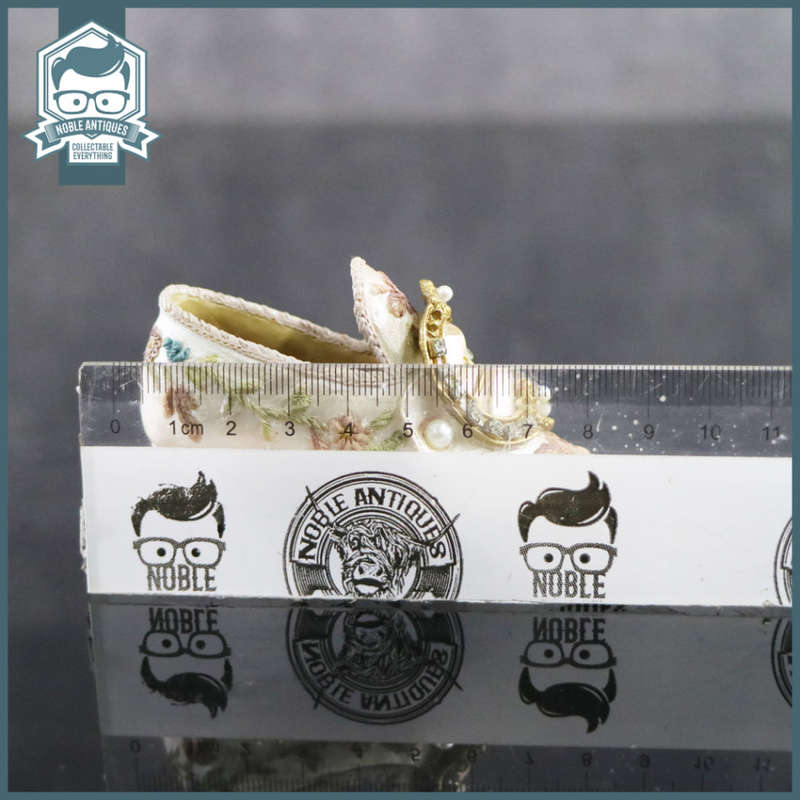 Highly Detailed Ornamental Vintage Shoe and Handbag Ornament!!!