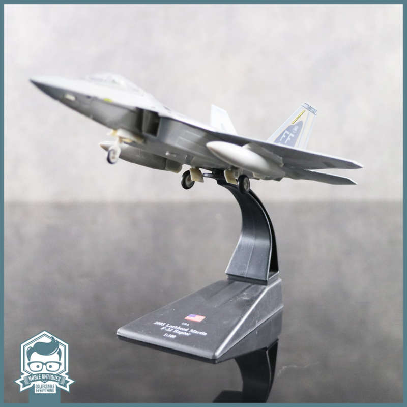 Die Cast Metal 2005 USA Lockheed Martin F-22 Raptor Plane Scale 1:72 (Original Blister Packaged)