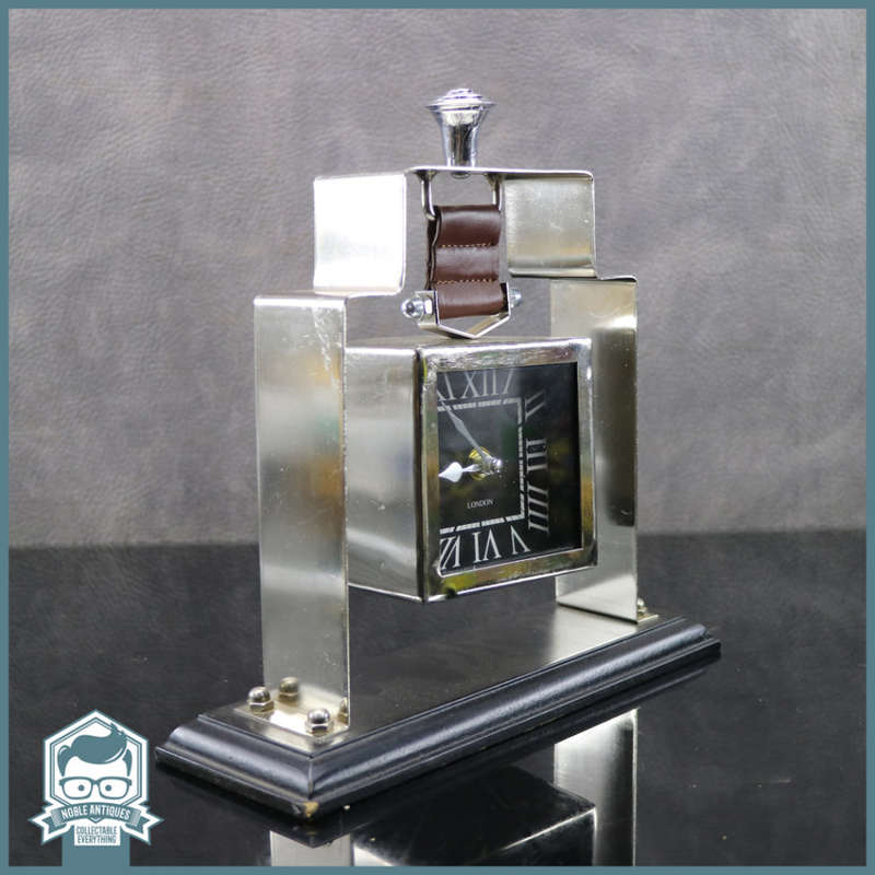 Large Hanging Quarts Modern Mantel Clock!!!