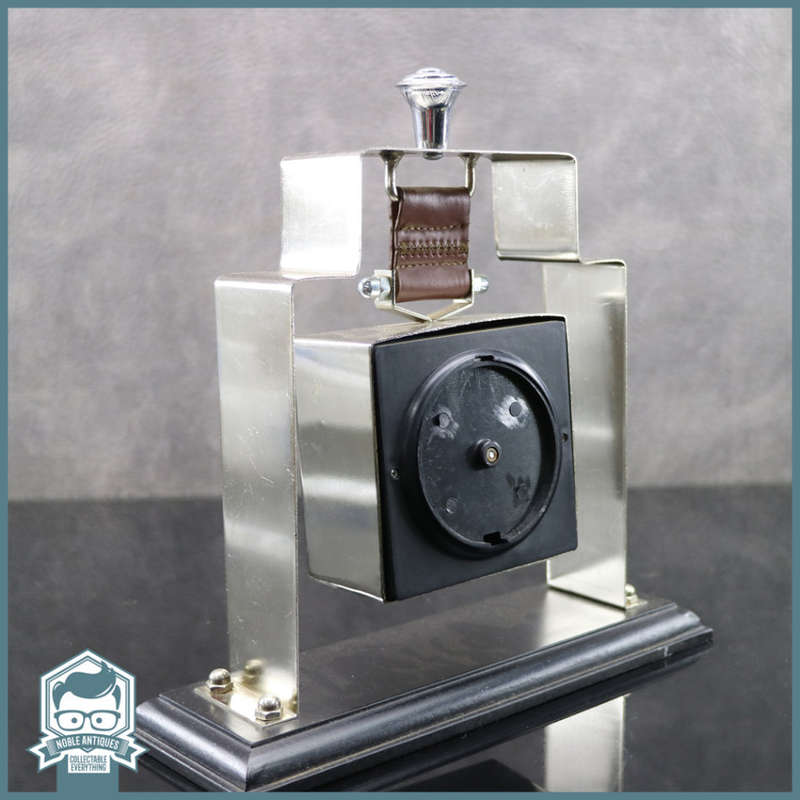 Large Hanging Quarts Modern Mantel Clock!!!