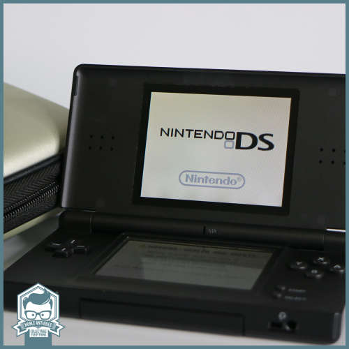 Like New!!! Nontendo DS, Carger and Carry Case!!!