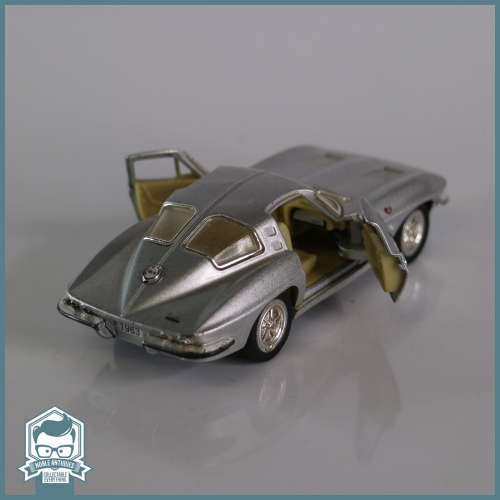 Die Cast Metal 1966 Corvette Sting Ray Scale 1:36!!!