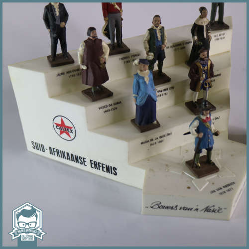SUPER RARE!!! Original Caltex Suid Afrikaanse Erfenis ...Bouers Van n Nasie!!! Figures and Stand!!!