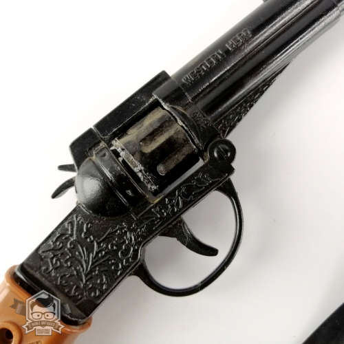 Working Vintage Western Hero Die Cast Metal Rifle Cap Gun!!!