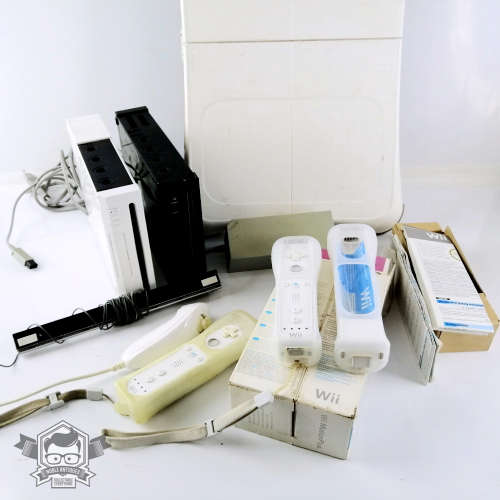 Working Nintendo Wii White and Black With Wii Fit Board Combo!!! (Only One Power-supply)