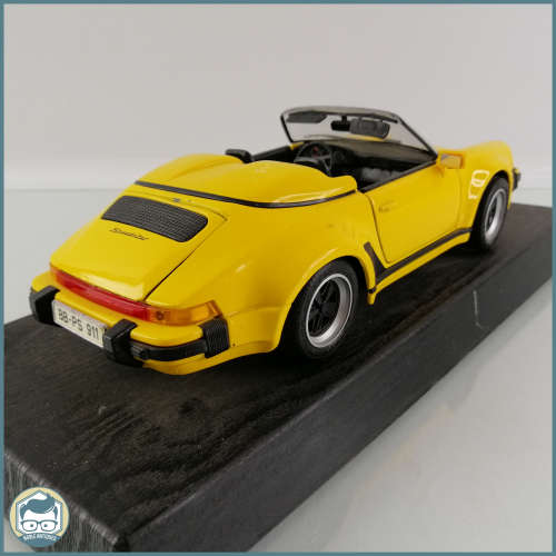 Original Die Cast Metal Scale 1:18 1989 Porsche 911 Speedster!!! Left Mirror Missing
