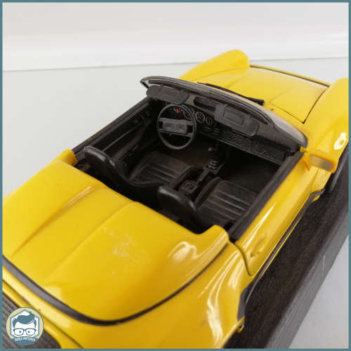 Original Die Cast Metal Scale 1:18 1989 Porsche 911 Speedster!!! Left Mirror Missing