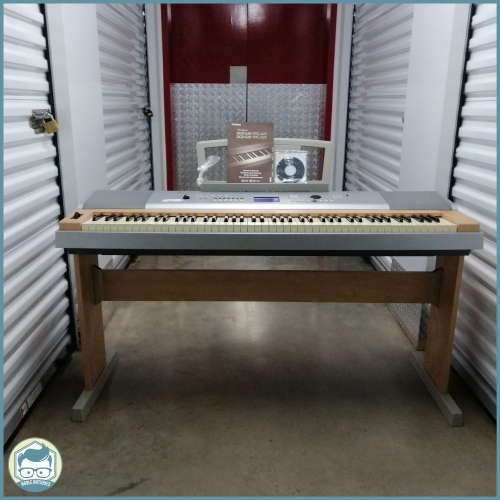 Super Cool!!! Working Yamaha DGX620 88-Key Portable Grand Keyboard!!! Collection Only!!!