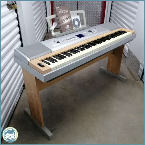 Super Cool!!! Working Yamaha DGX620 88-Key Portable Grand Keyboard!!! Collection Only!!!