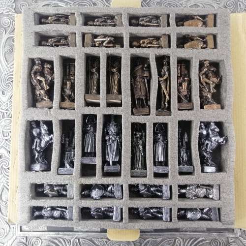 Large Highly Detailed Boxed Medieval Knights Bronze and Pewter Finished Chess Set!!! 430mm Wide!!!
