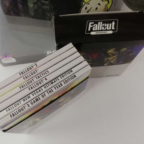SUPER COOL!!! Original Boxed Fallout Anthology Game With Original Bomb Display Case!!!
