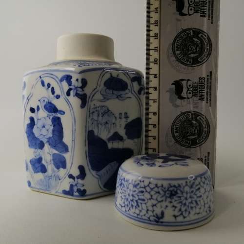 Oriental Blue and White Glazed Porcelain Tea Caddy!! No Cracks Or Chips!!! 150mm