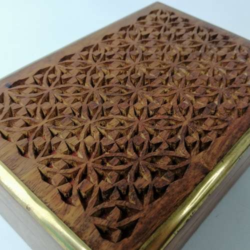Highly Detailed Hand Crafted Rosewood and Brass Trim Trinket Box!!!!