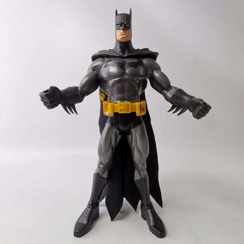 LARGE 2003 330mm Multi Articulated Batman Figurine!!!