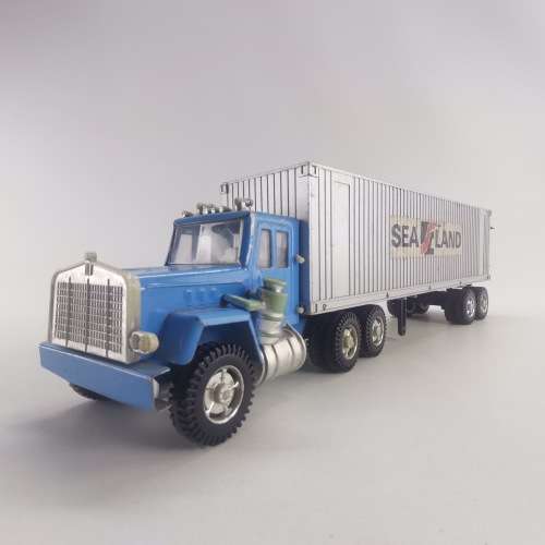 LARGE Pressed Metal and Hard Plastic Shipping Truck!!! 490mm!!!