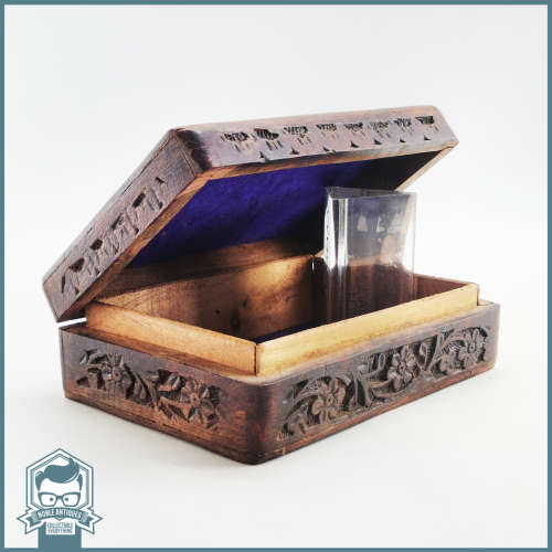 Vintage Highly Decorative Rosewood and Mother of Pearl Inlay Trinket/Jewelry Box!!!