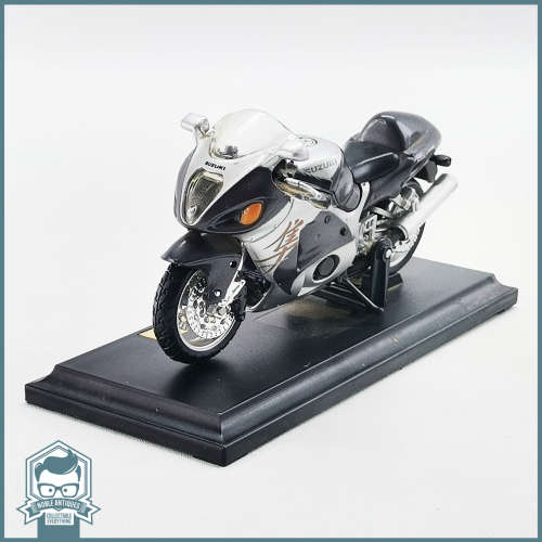 Detailed Die Cast Suzuki GSX 1300R Scale 1:18!!!