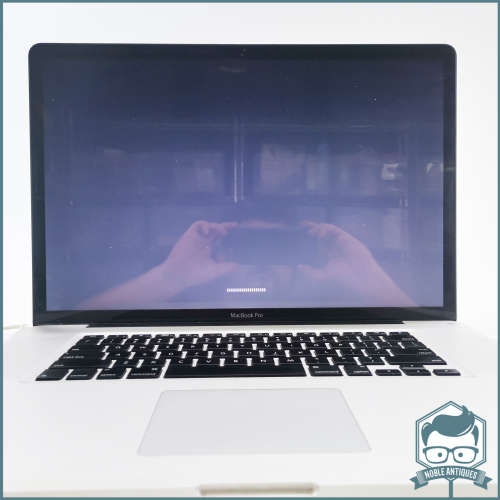 Original MacBook Pro 17-inch Core i7!!! Works With MacBook Charger included!!!