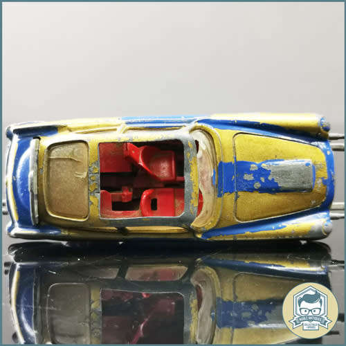 Vintage Die Cast Corgi James Bond Aston Martin DB5!!!