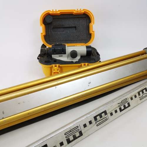 Cased Precision DUMPY LEVEL, Tripod and Grade Rod!!!