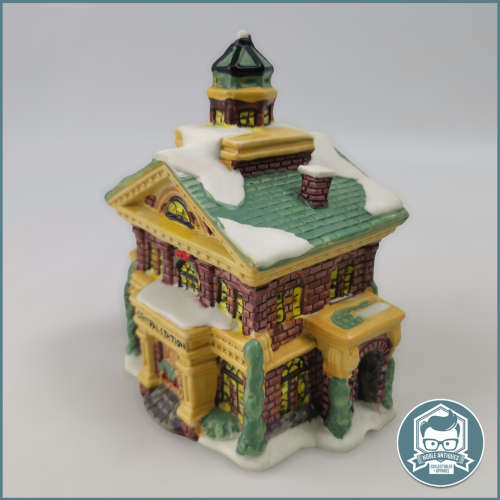 Vintage Porcelain Candle Winter House!!!