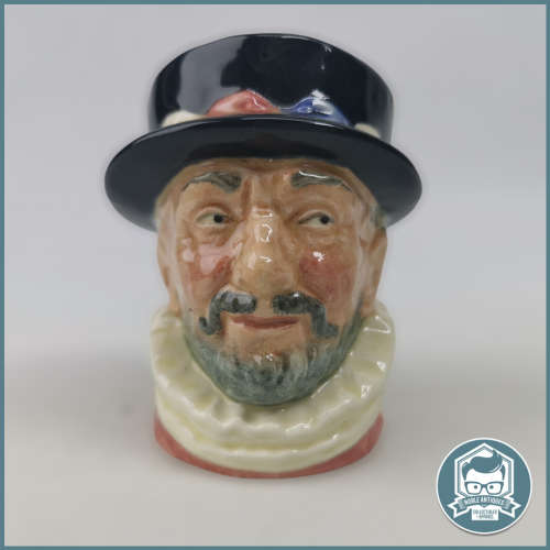 Original Vintage Royal Doulton  Creamer  Beefeater!!! Perfect Condition!!!