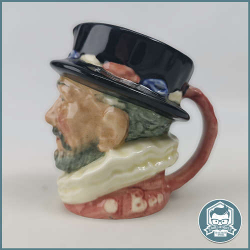 Original Vintage Royal Doulton  Creamer  Beefeater!!! Perfect Condition!!!