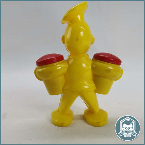 Vintage Jolly Chef Salt and Pepper Shaker Set Yellow Red!!