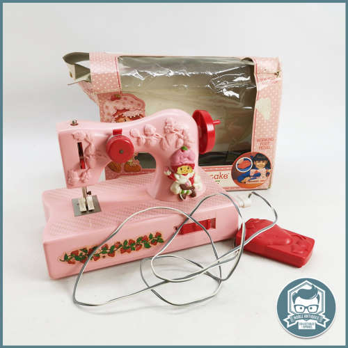 RARE!!! Vintage 1983 Original Box Strawberry Shortcake Child`s Pink Sewing Machine!!!