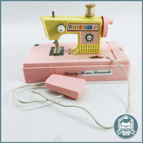 Vintage Hard Plastic Pink Sewing Machine Toy Kiddies by BLUE-BOX - Display Only !!!