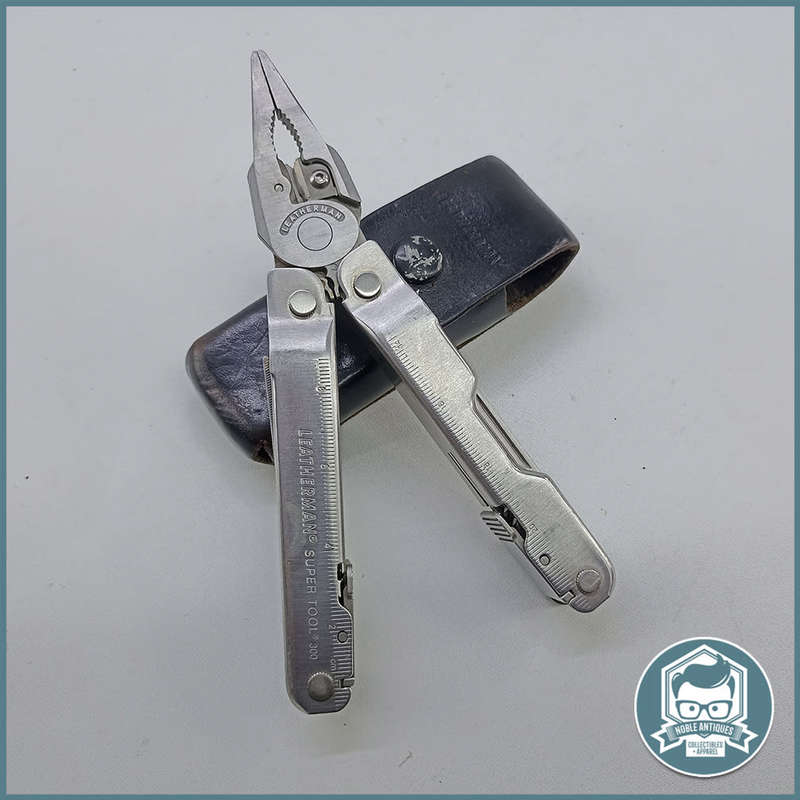 Original Leatherman Super Tool 300 With Leather Pouch!!!