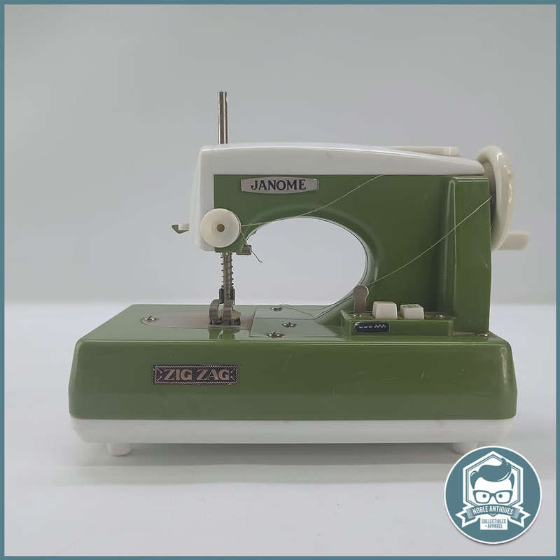 RARE!!! Vintage Japanese Metal Zig Zag 60s Mini Battery Operated Sewing Machine!!!
