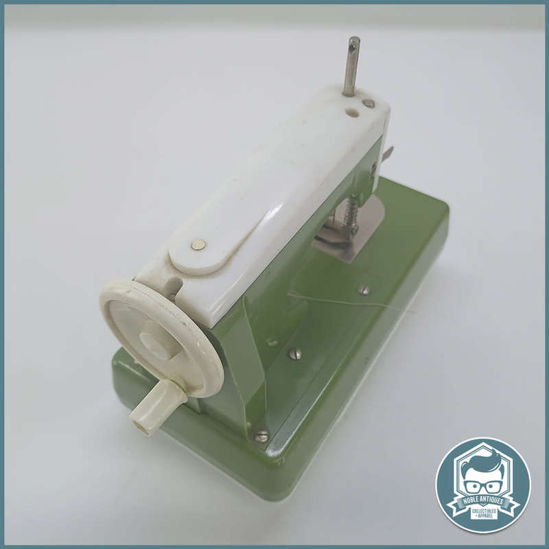 RARE!!! Vintage Japanese Metal Zig Zag 60s Mini Battery Operated Sewing Machine!!!