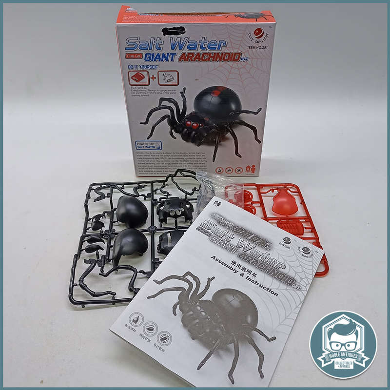 Boxed Complete Salt Water GIANT SPIDER Model KIT!!!