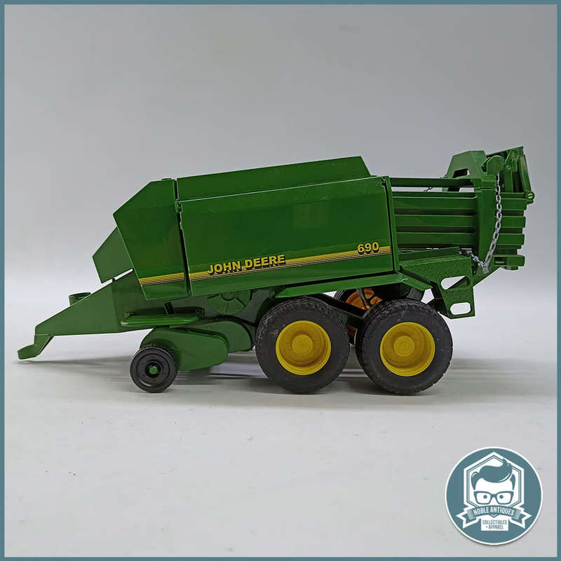LARGE Bruder John Deere Big Balepress!!!