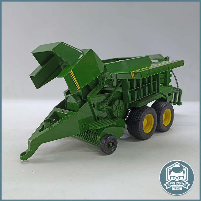 LARGE Bruder John Deere Big Balepress!!!
