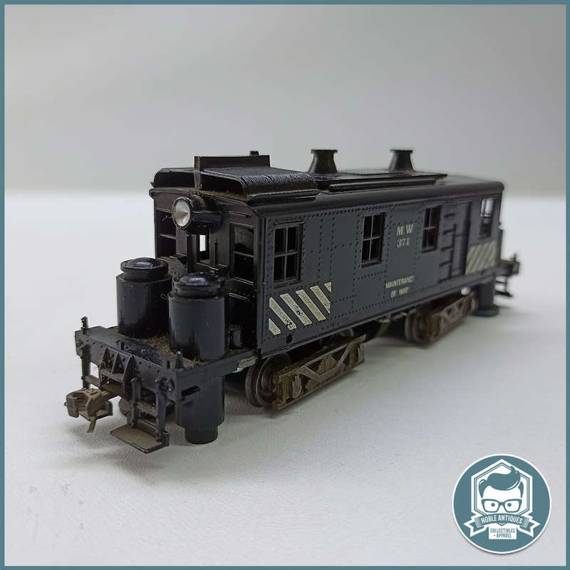 Roundhouse M.W. 371 Maintenance of Way Track Cleaner Locomotive HO Scale !!!